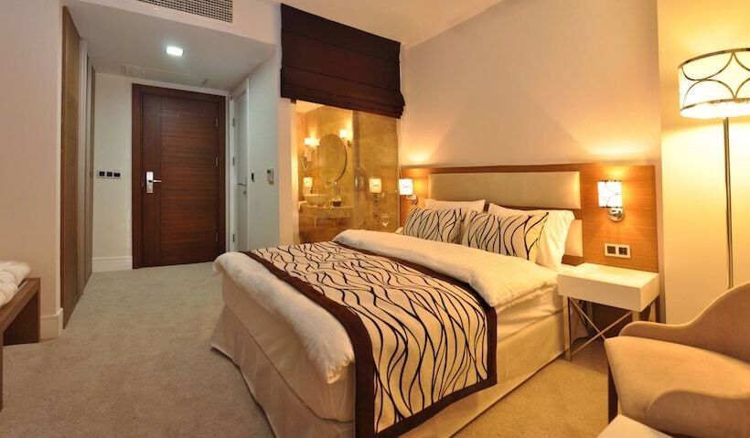 デラックスルーム, Taksim Line