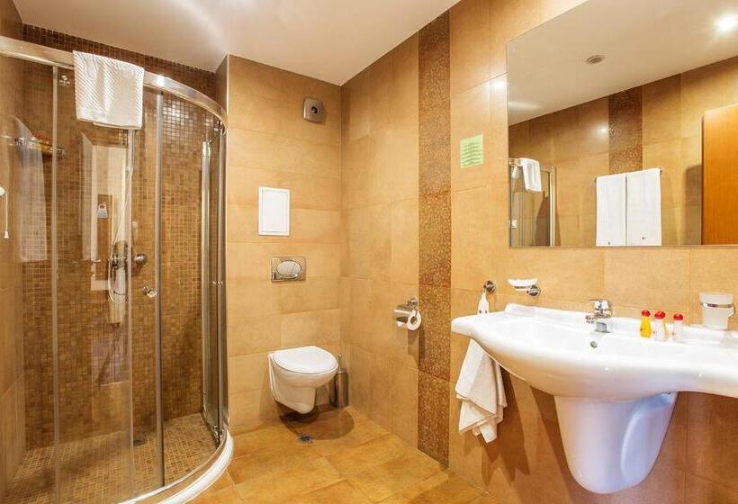 חדר סטנדרט עם מרפסת, Sofia Place Hotel By Hmg