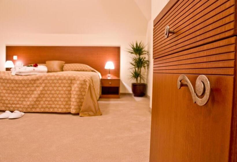 חדר סטנדרט עם מרפסת, Sofia Place Hotel By Hmg