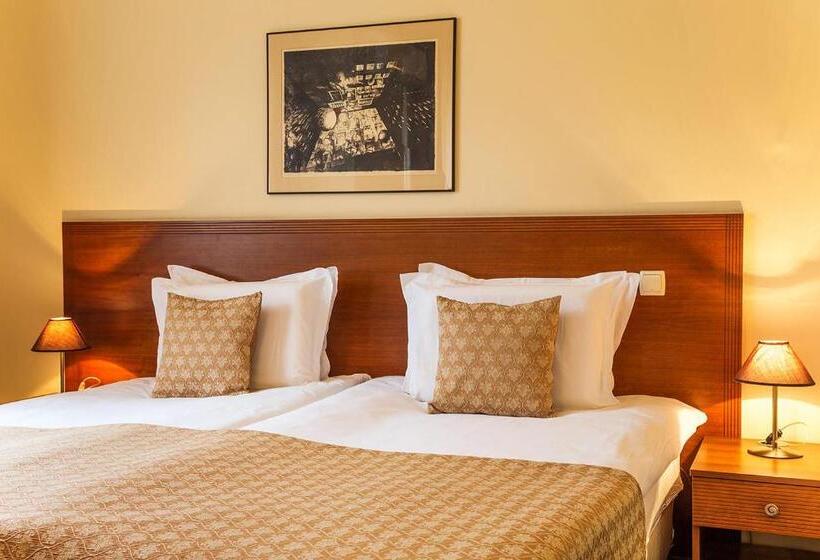 חדר סטנדרט עם מרפסת, Sofia Place Hotel By Hmg