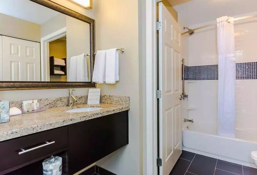 ２ベッドスイートルーム, Staybridge Suites Grand Forks, An Ihg