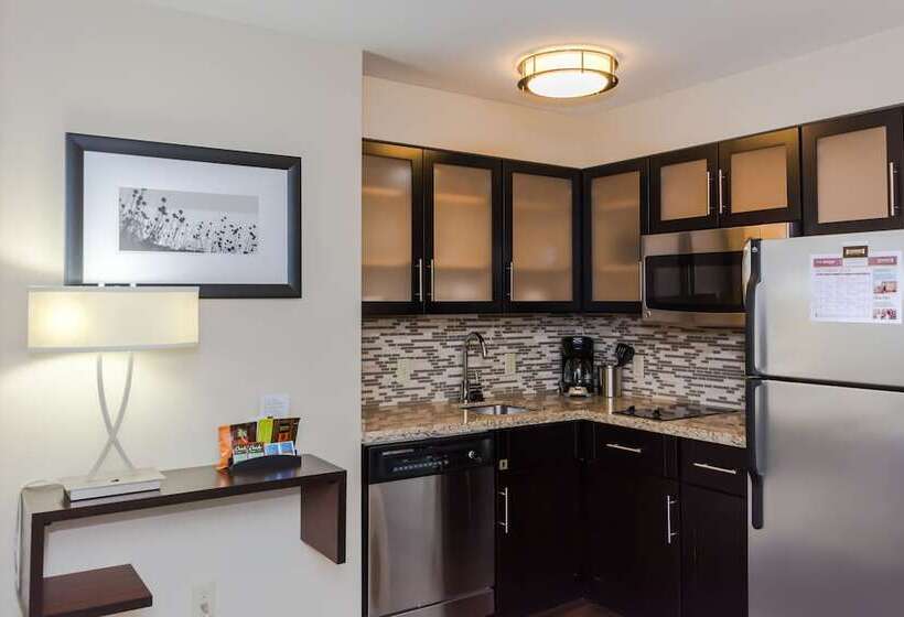 Студия Стандарт, Staybridge Suites Grand Forks, An Ihg
