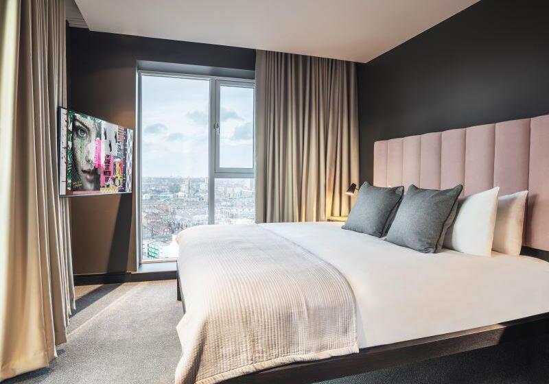 标准工作室, Staybridge Suites Grand Forks, An Ihg