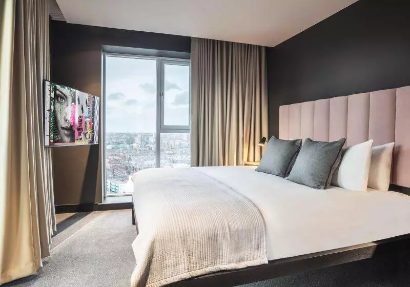 スタンダードスタジオ, Staybridge Suites Grand Forks, An Ihg