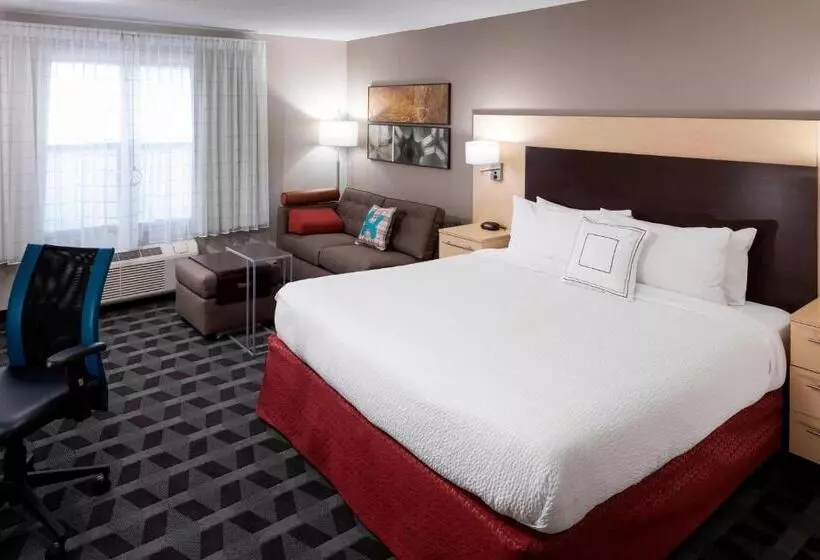 キングサイドベッドのスタンダードワンルーム, Towneplace Suites Columbus