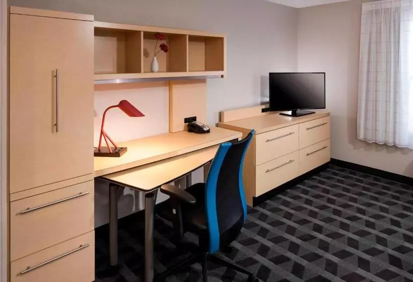 キングサイドベッドのスタンダードワンルーム, Towneplace Suites Columbus