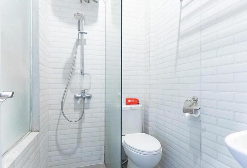 Quarto Deluxe, Reddoorz Premium Near Centre Point Mall Medan