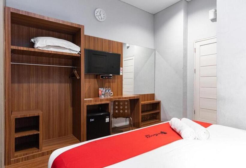 Quarto Deluxe, Reddoorz Premium Near Centre Point Mall Medan