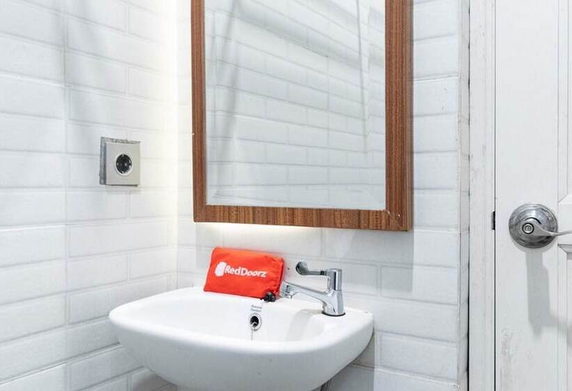 Quarto Estandar, Reddoorz Premium Near Centre Point Mall Medan