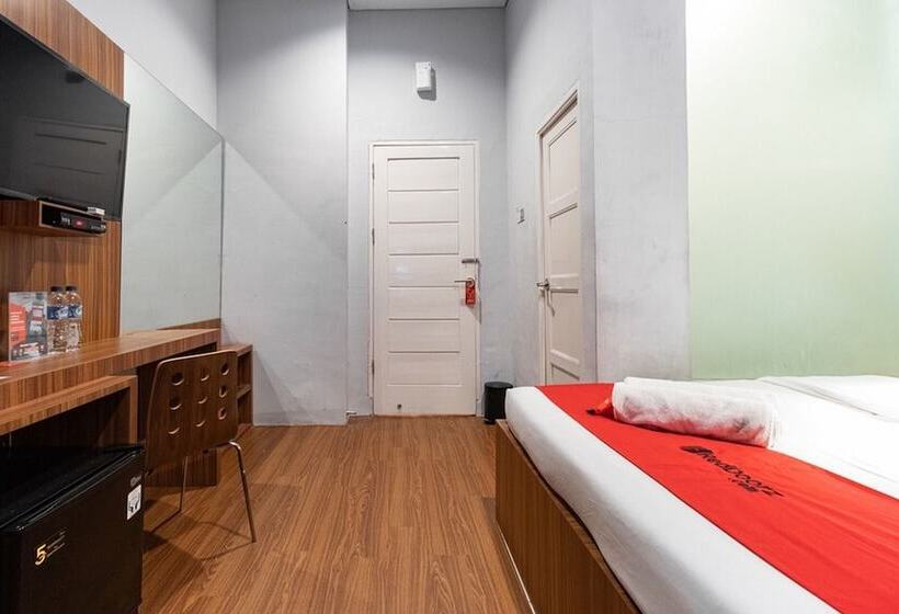 Quarto Estandar, Reddoorz Premium Near Centre Point Mall Medan
