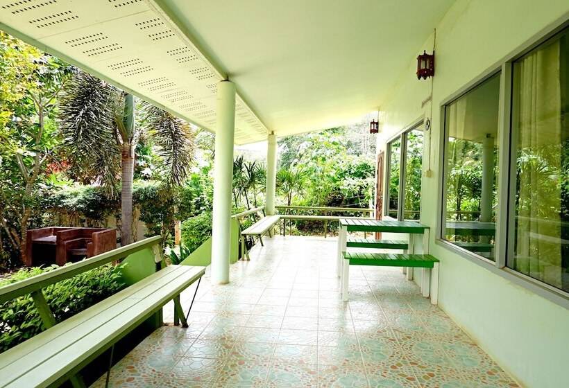 디럭스 룸, Baan Lung Yod Resort Keangkrachan