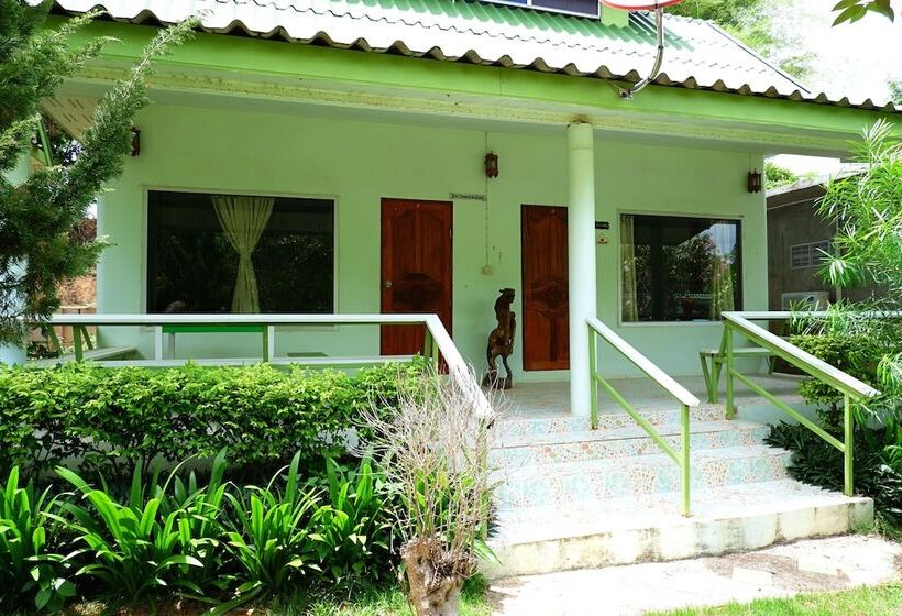 اتاق لوکس, Baan Lung Yod Resort Keangkrachan