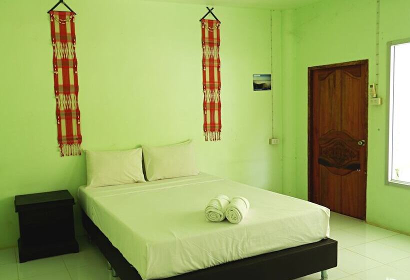 디럭스 룸, Baan Lung Yod Resort Keangkrachan