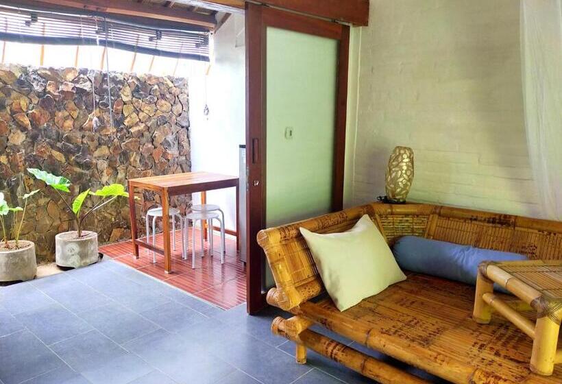 סטודיו סטנדרט נוף לים, Pool House Studios