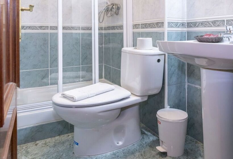 اتاق استاندارد یک نفره, Hostal Tokio