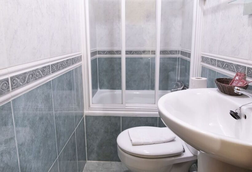 اتاق استاندارد یک نفره, Hostal Tokio