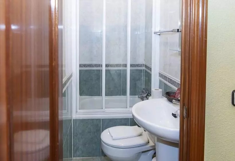 اتاق استاندارد یک نفره, Hostal Tokio