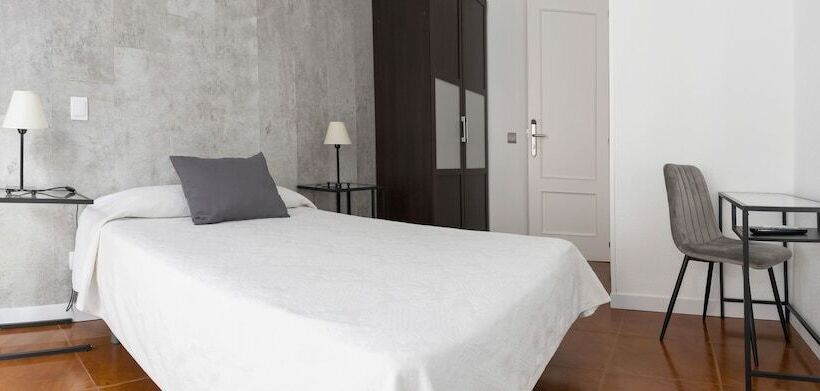 اتاق استاندارد, Hostal Tokio