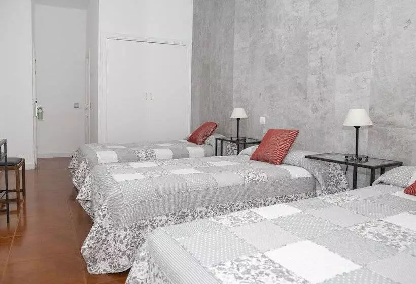 اتاق استاندارد سه نفره, Hostal Tokio