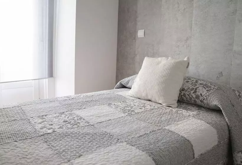 اتاق استاندارد یک نفره, Hostal Tokio