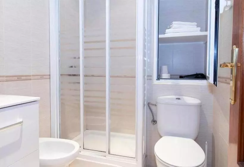 اتاق سوپریور, Hostal Tokio