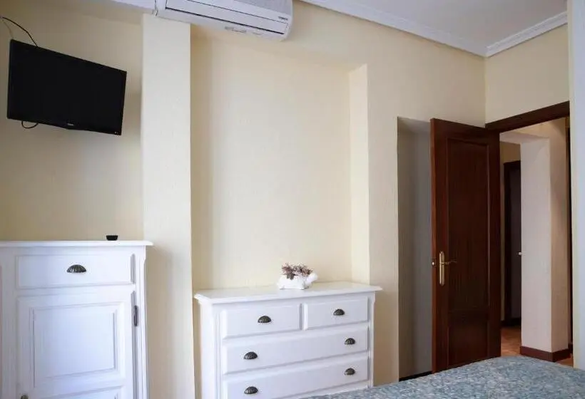 اتاق سوپریور, Hostal Tokio
