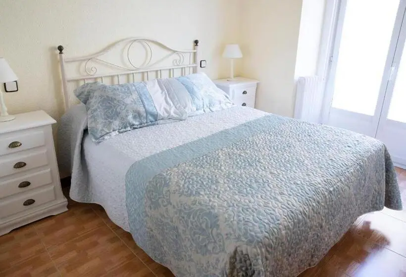 اتاق سوپریور, Hostal Tokio