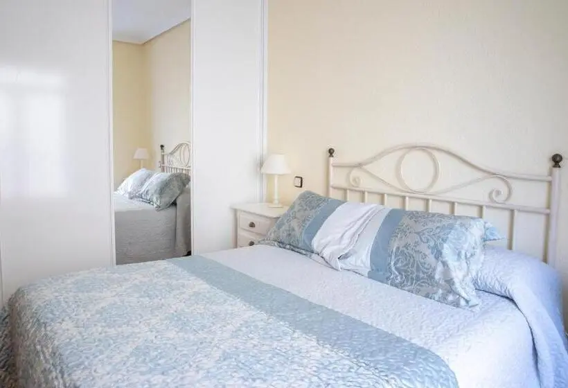 اتاق سوپریور, Hostal Tokio