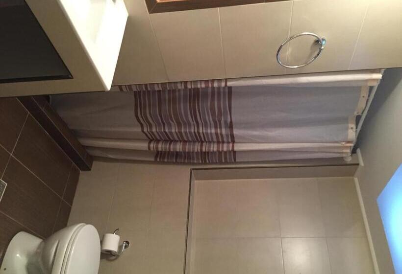 Номер Стандарт Вид на Сад, Apollon