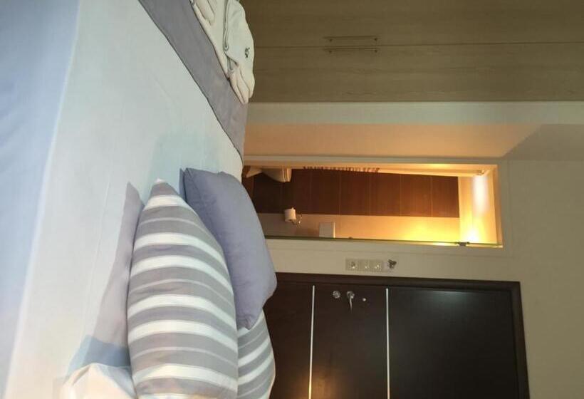 Номер Стандарт Вид на Сад, Apollon