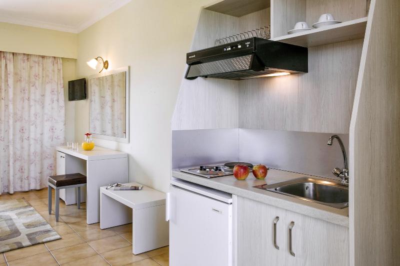 スーペリアールーム, Blue Horizon Studios