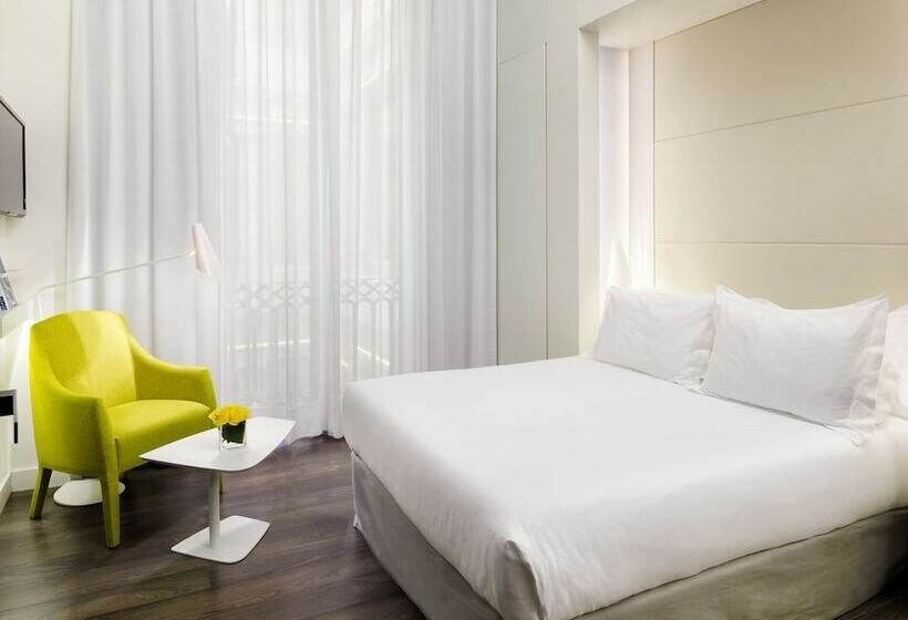 Номер Стандарт, H10 Urquinaona Plaza