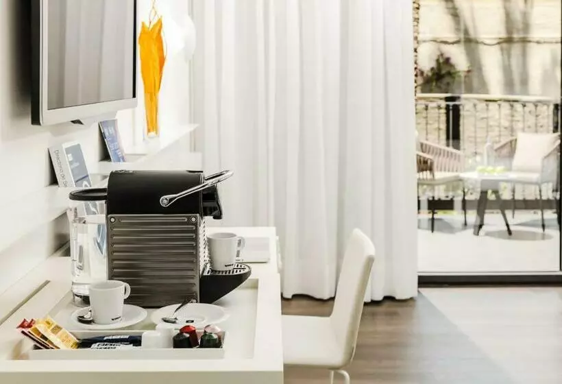 Superior Room with Terrace, H10 Urquinaona Plaza
