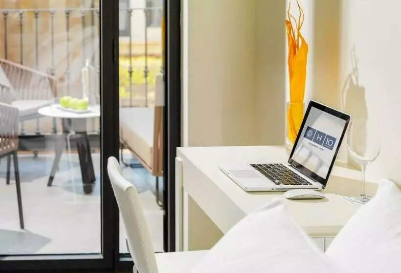 Superior Room with Terrace, H10 Urquinaona Plaza