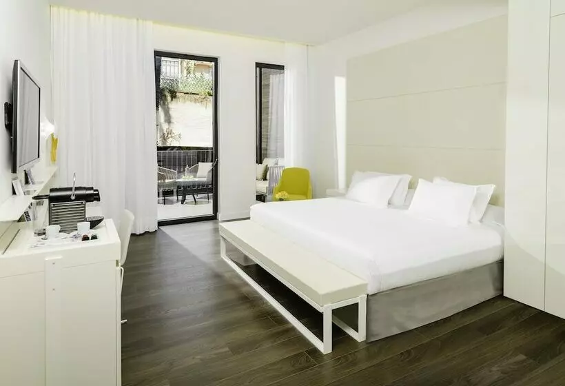 Superior Room with Terrace, H10 Urquinaona Plaza