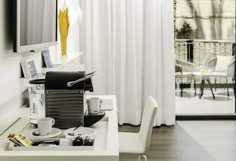 Superior Room with Terrace, H10 Urquinaona Plaza
