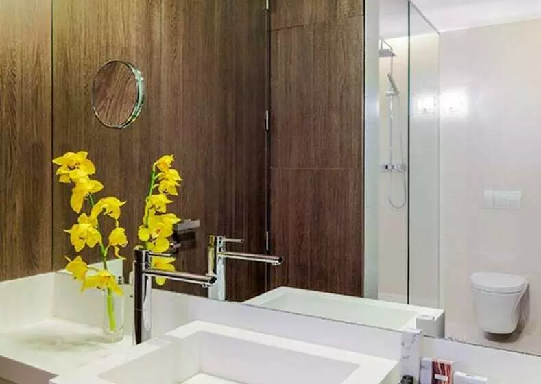 Superior Room with Terrace, H10 Urquinaona Plaza