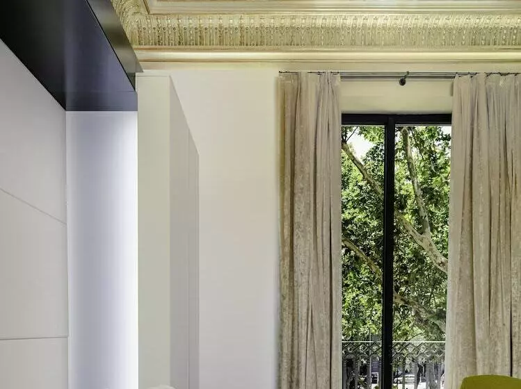 اتاق لوکس, H10 Urquinaona Plaza