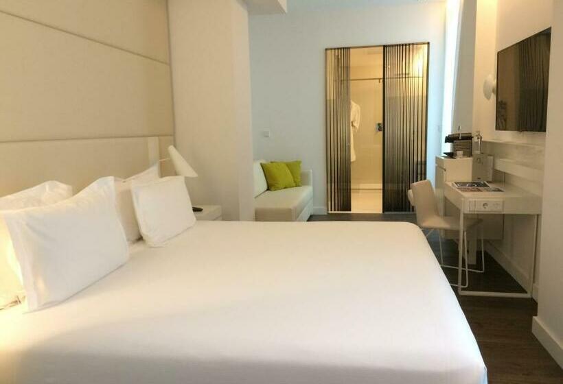 Семейный Номер, H10 Urquinaona Plaza