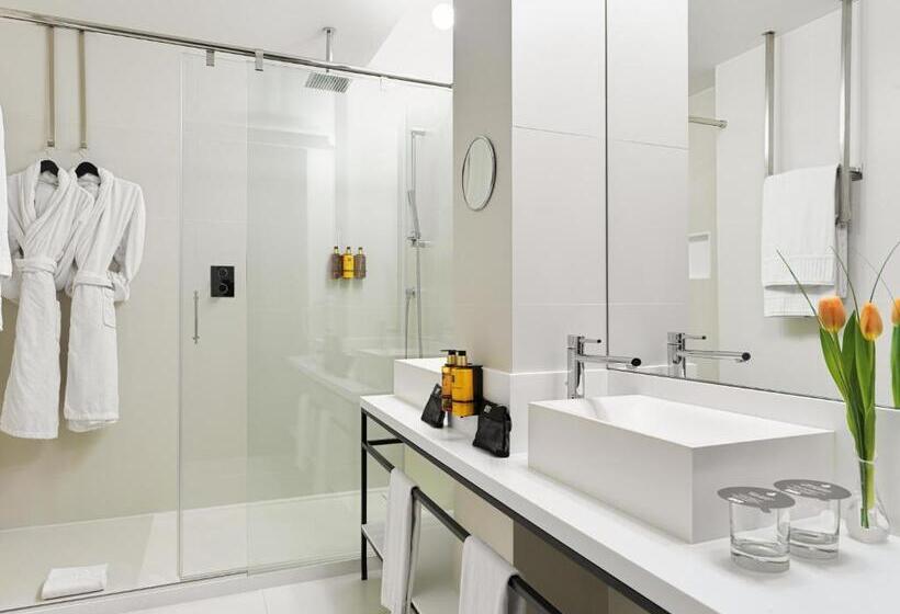 Семейный Номер, H10 Urquinaona Plaza