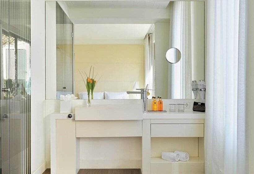 Полулюкс, H10 Urquinaona Plaza