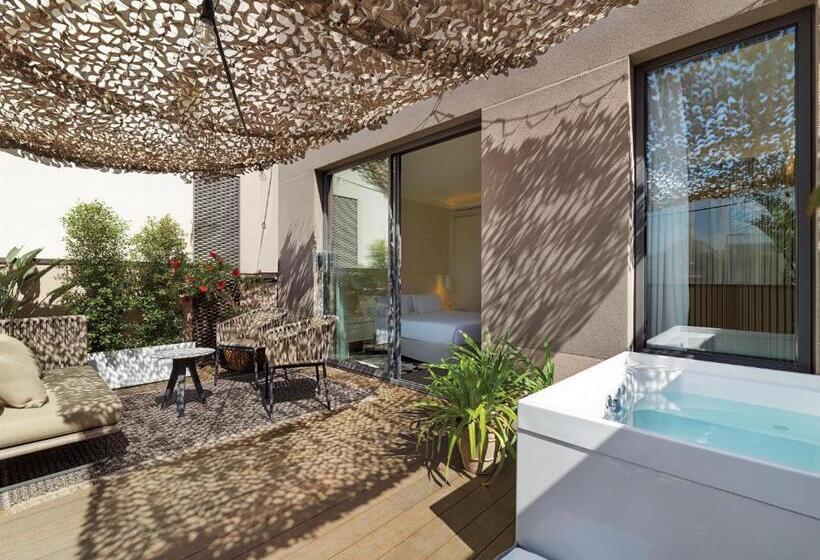 Полулюкс, H10 Urquinaona Plaza