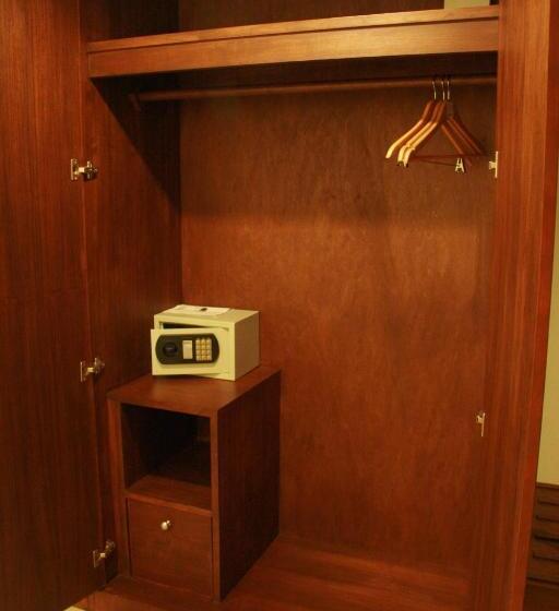 חדר משפחתי, Kirati Beach Resort