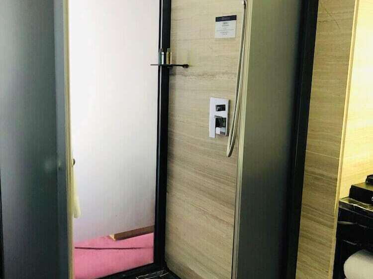 Номер Executive, La Perle International Hotel   Free Shuttle Between Hotel And Exhibition Center During Canton Fair &