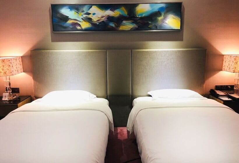 Номер Executive, La Perle International Hotel Free Shuttle Between Hotel And Exhibition Center During Canton Fair &