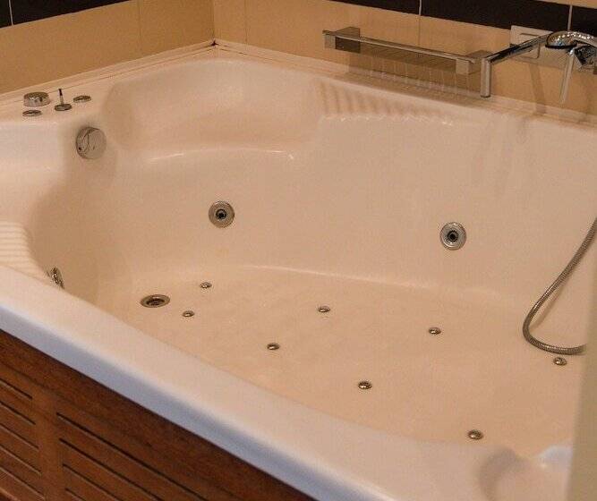 Люкс Премиум, Restia