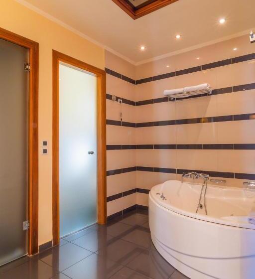 Люкс Премиум, Restia