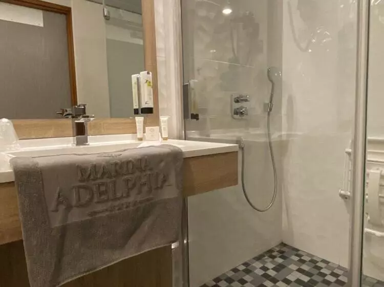 レイクビュースタンダードルーム, & Spa Marina D Adelphia