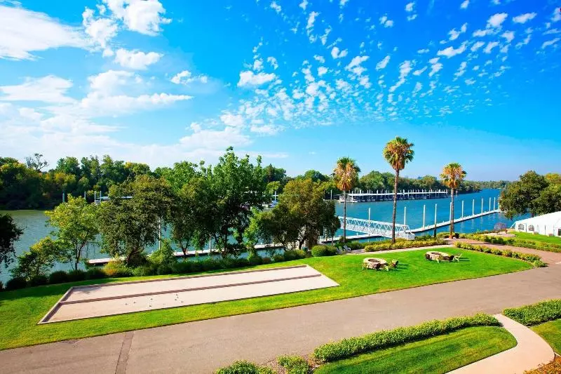 リバービュースタンダードルーム, The Westin Sacramento Riverfront Hotel & Spa