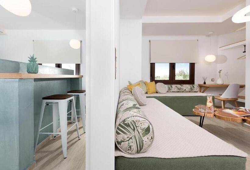 带海景的复工套房, Villa Natassa